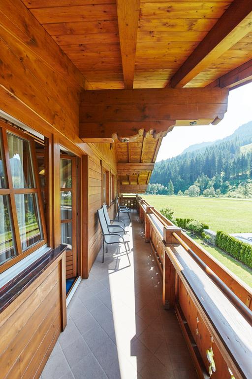 Appartements Living Saalbach Стая снимка
