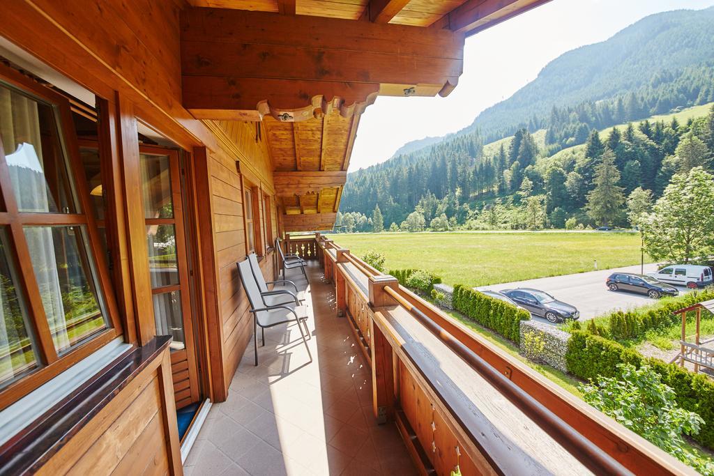 Appartements Living Saalbach Стая снимка